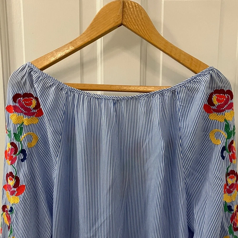 Embroidered floral white Blue Striped longsleeve Women's Top size L Artisan NY - Picture 8 of 14